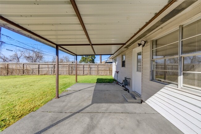 Building Photo - 5327 Crestmont St