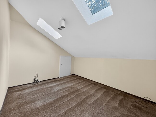 Building Photo - 5333 134th Ave SE