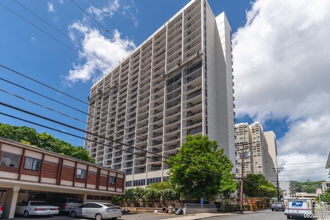 Building Photo - 1 Bed 1 Bath Camelot Condominium in Makiki