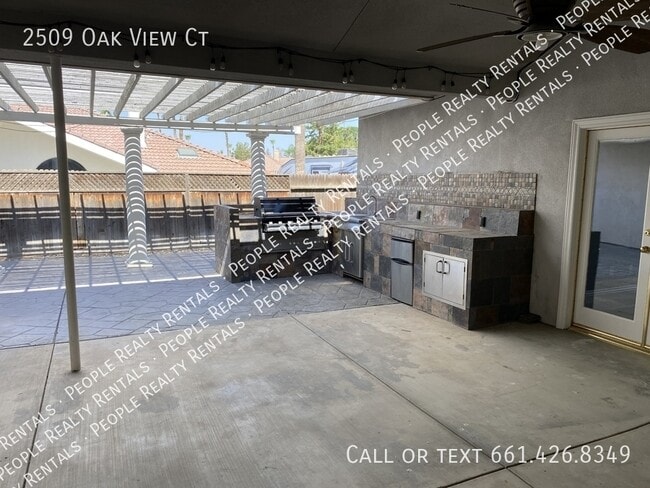Building Photo - 2509 Oak View Ct