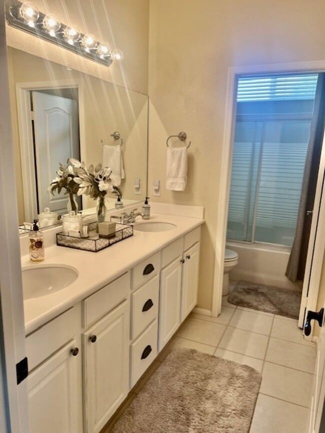 Building Photo - Beautiful, Expansive Paseo Del Sol Pool Home for Rent