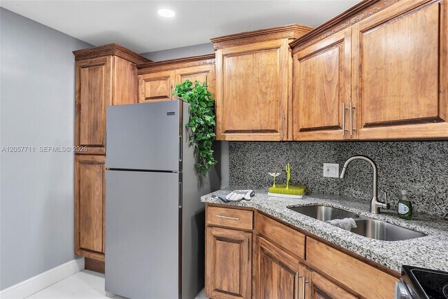 Building Photo - 3300 Spanish Moss Terrace