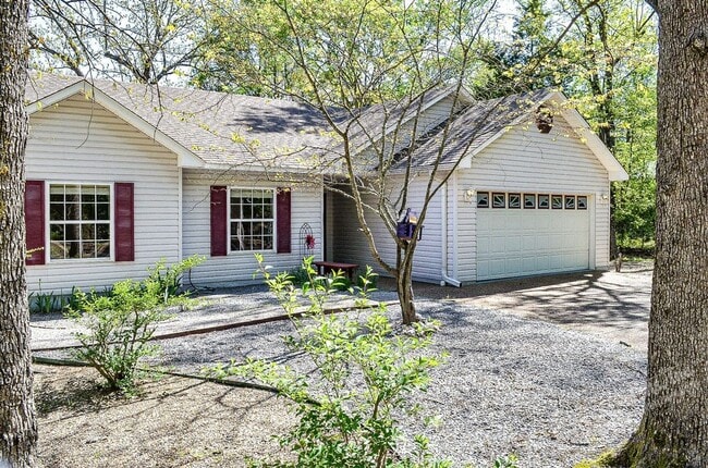 Building Photo - East Gate Area | Home | Unfurnished