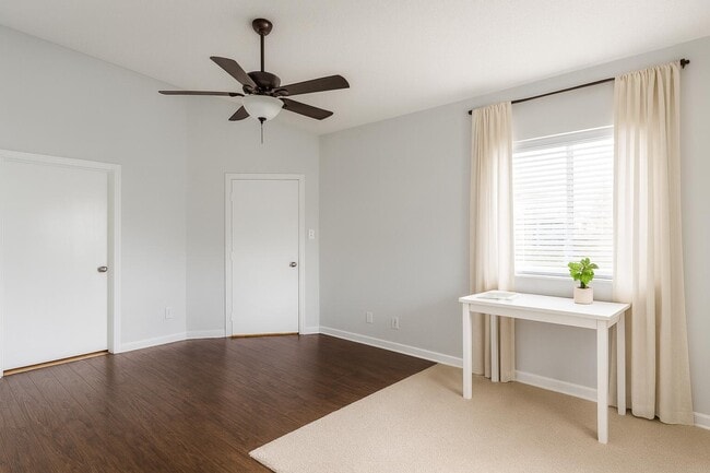 Building Photo - 9147 Vineland Ct