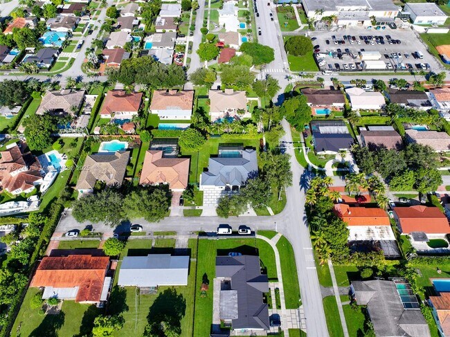 Building Photo - 6402 SW 93rd Pl