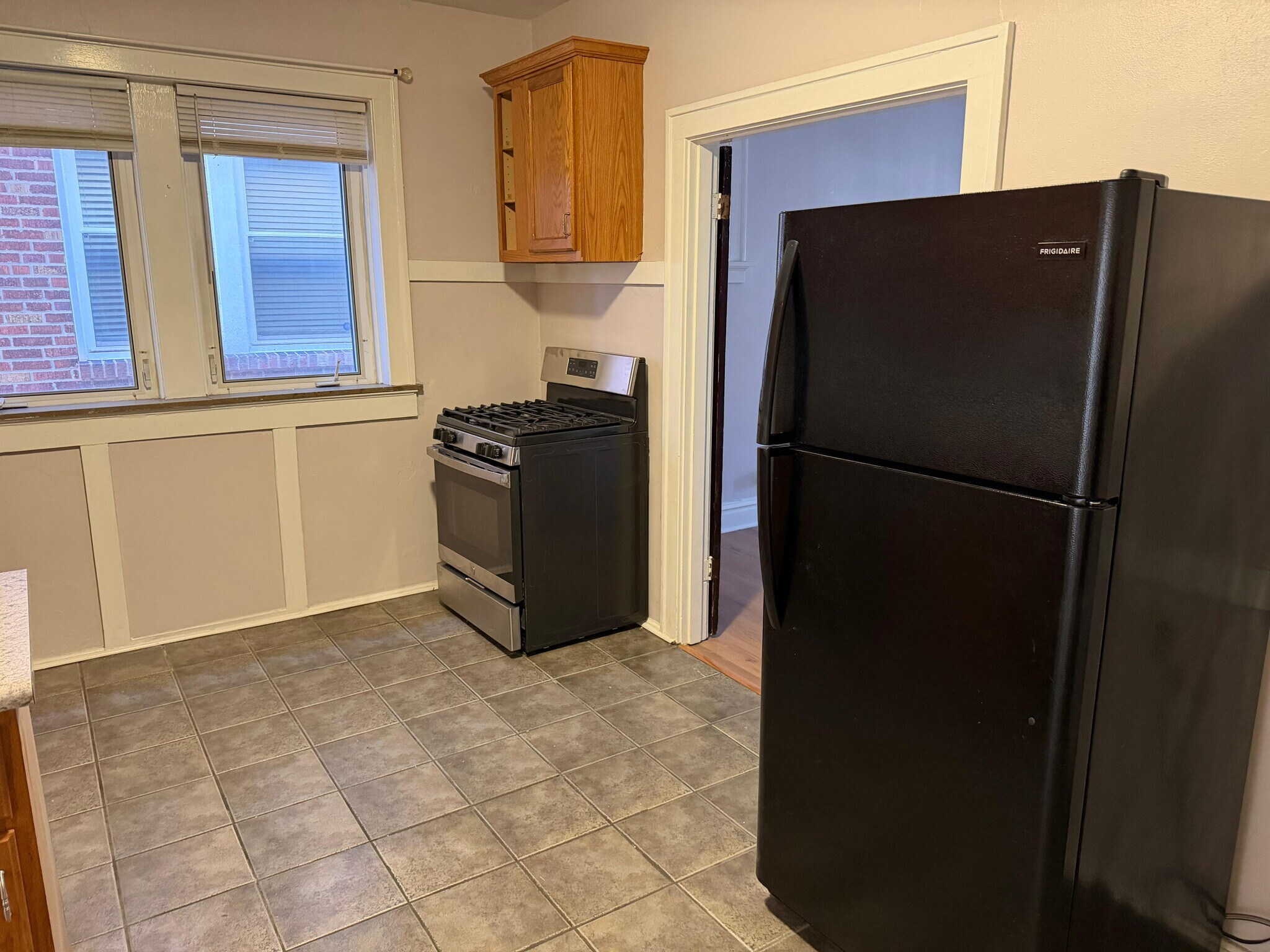 Building Photo - 5042 Mardel Ave