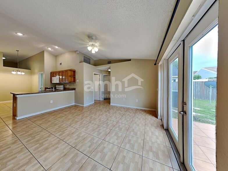 Building Photo - 314 Sonoma Dr