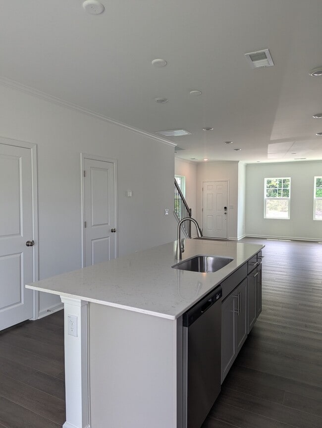 Building Photo - 677 Mirkwood Ave