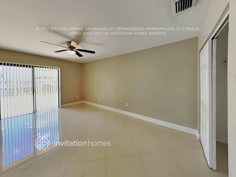 Building Photo - 562 SW 168th Way