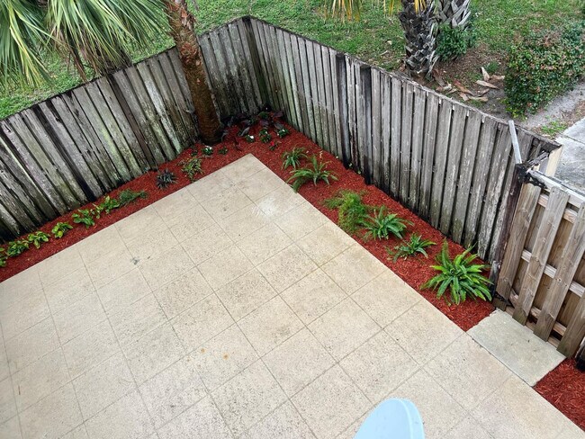 Building Photo - 849 Blue Ridge Cir