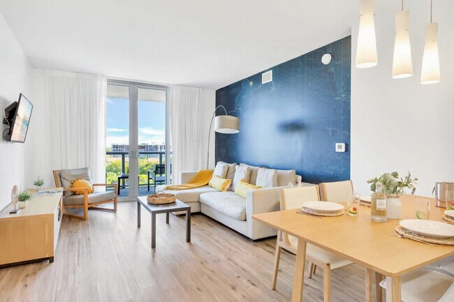 Building Photo - 2602 E Hallandale Beach Blvd