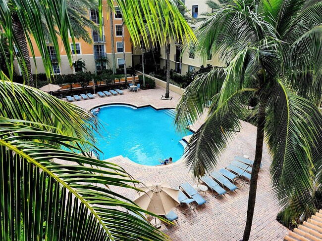 Building Photo - 720 S Sapodilla Ave