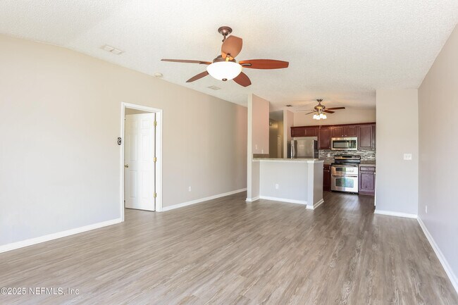 Building Photo - 7405 International Village Dr