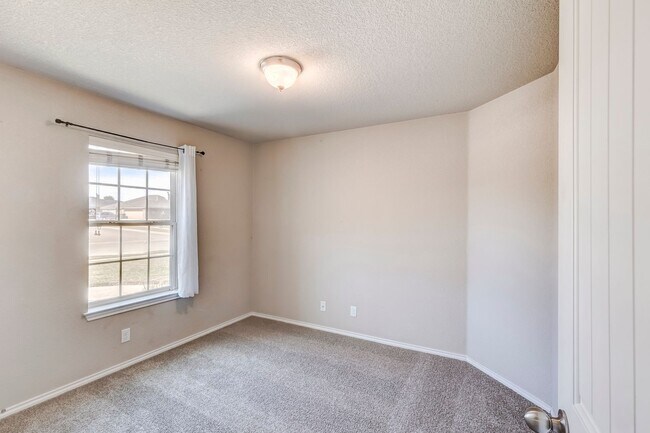 Building Photo - 3409 Lorena Dr