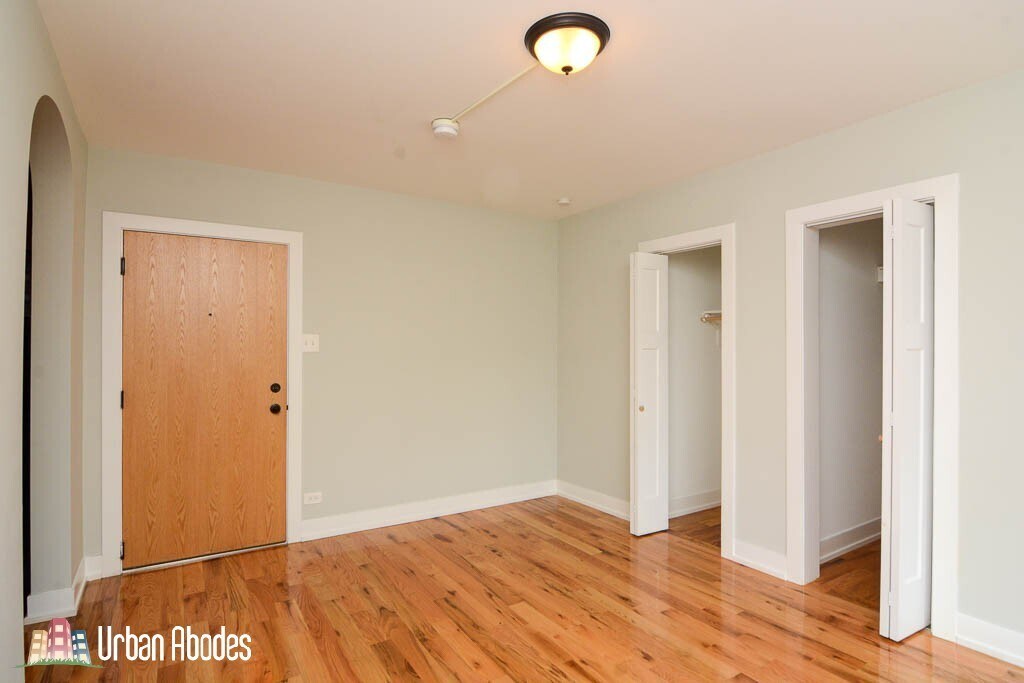 Building Photo - 555 W Arlington Pl