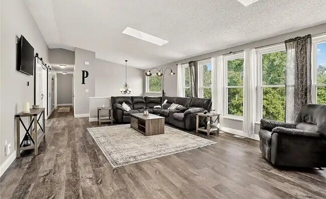 Building Photo - 535 Brandywine Dr