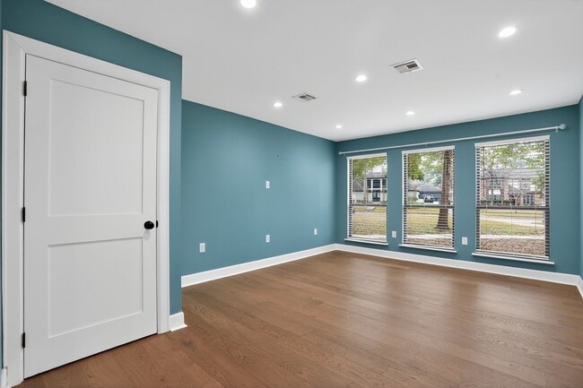 Building Photo - 6506 Jadecrest Dr