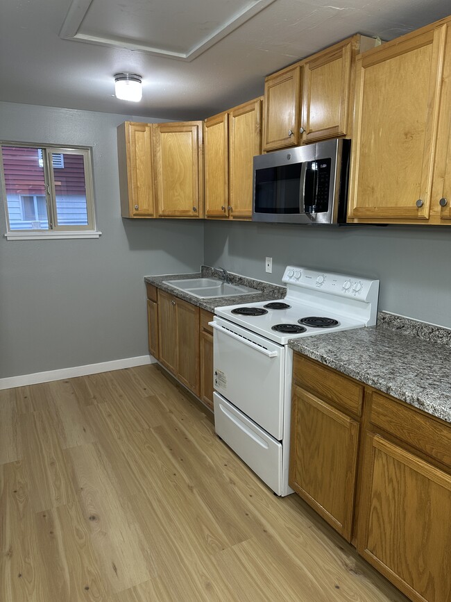 Kitchen - 7012 Cherry Ln SW