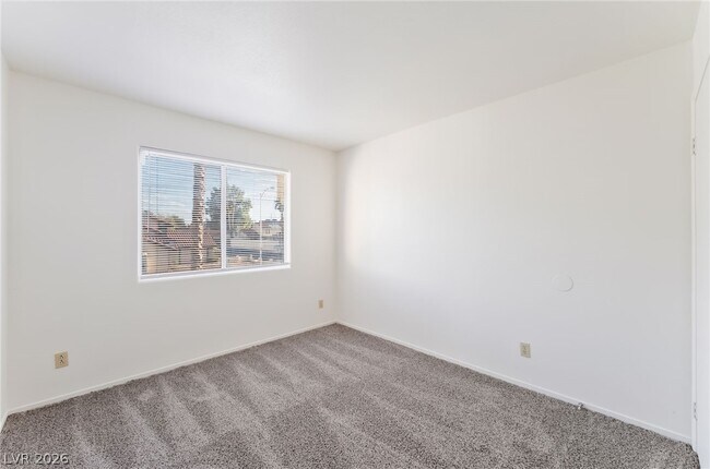 Building Photo - 4492 E Mesa Vista Ave