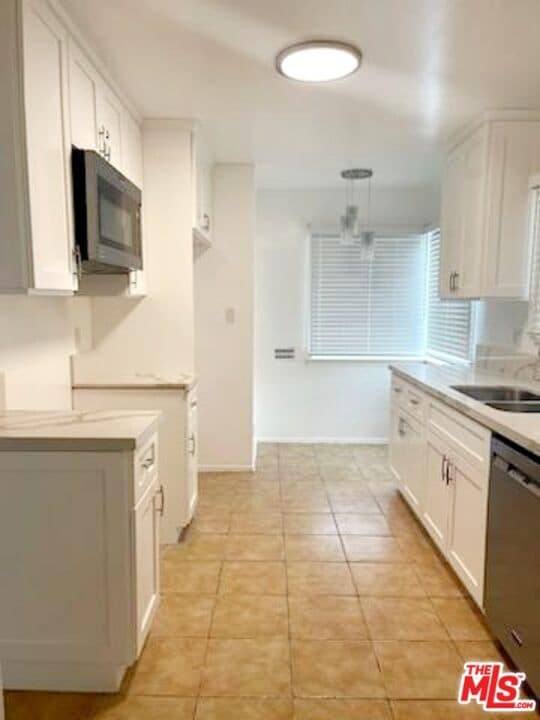 Building Photo - 3760 Wellington Rd