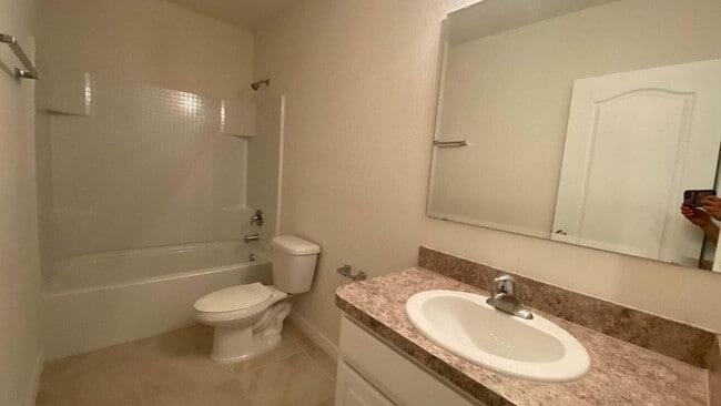 Building Photo - 1616 Primo Ct