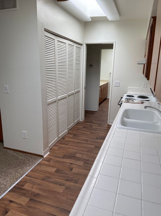 Building Photo - 3832 Fifth Ave