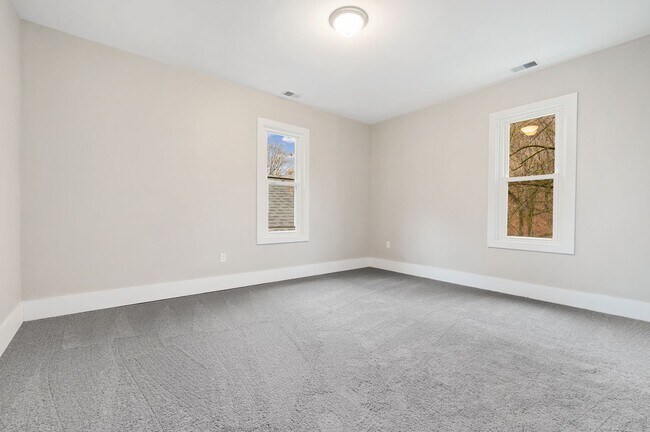 Building Photo - Beautiful Fully Renovated 4 Bedroom Home In The West End.  Available July!