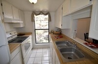 Building Photo - Large 1 Bedroom 1 bath with Loft!