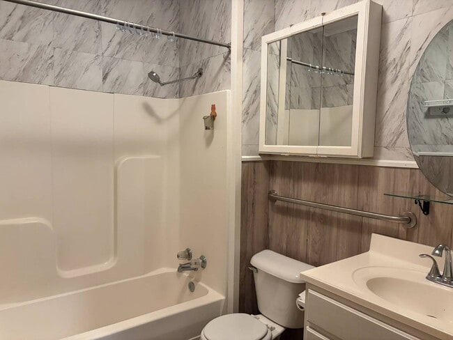 Building Photo - 1316 Martel St