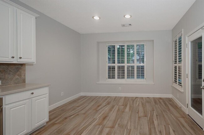 Building Photo - 203 S Brooksedge Cir