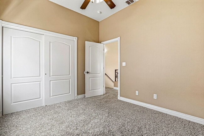 Building Photo - 3727 Grand Bahamas Dr