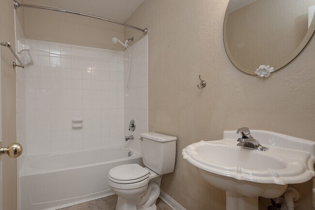Building Photo - 78 E Foxbriar Forest Cir