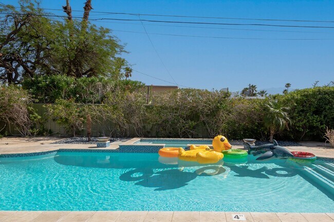Building Photo - Family-Friendly Oasis in North Palm Springs
