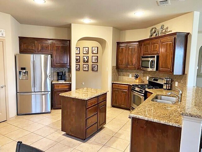 Building Photo - Beautiful 3 Bdrm 2 Bath Home in Fort Worth Texas - Near Haslet