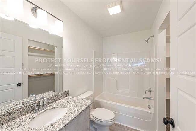 Building Photo - 621 St Charles Pl