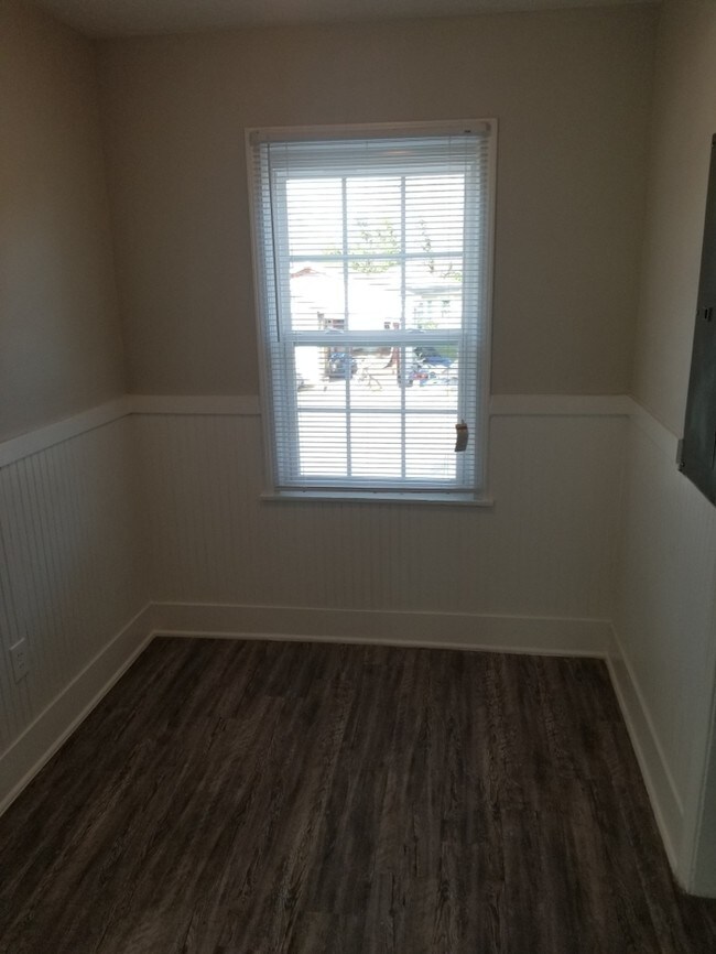 Building Photo - 3 Bedroom House for Rent in South Augusta