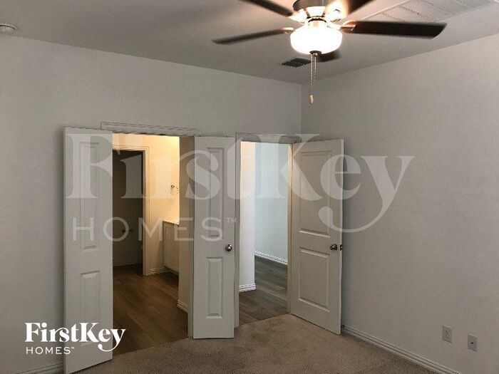 Building Photo - 2512 Northcote Dr