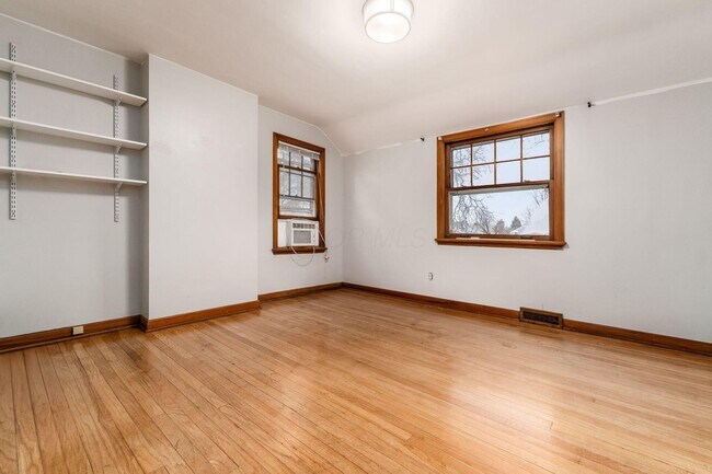 Building Photo - 683 S Roosevelt Ave