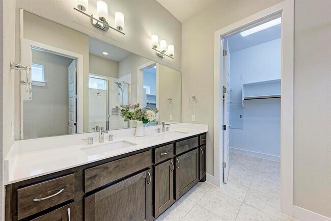 Building Photo - 3108 E 51st St