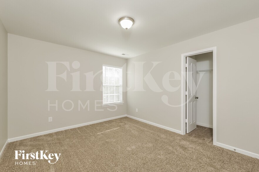 Building Photo - 151 Forest Glade Rd