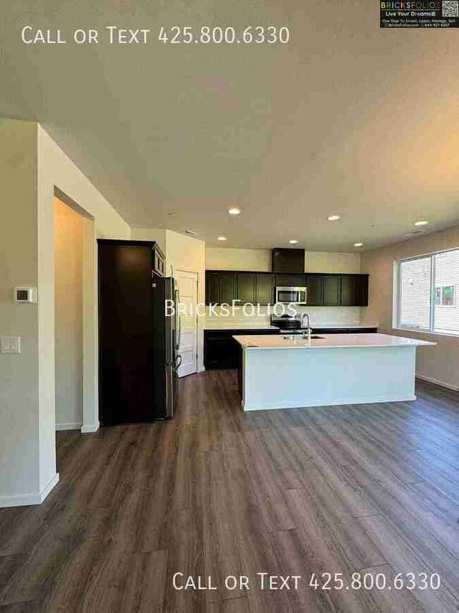 Building Photo - Brand-New Comfort Meets Everyday Convenience