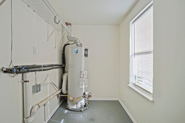 Building Photo - UPDATED 2bed 1bath in Bethany