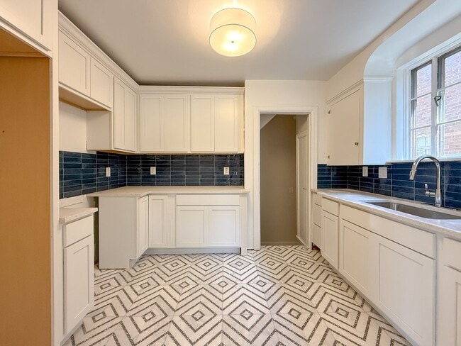 Building Photo - Newly Renovated 3 Bed 1 Bath Westside Home!