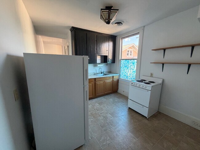 Building Photo - 107 S 5th Ave