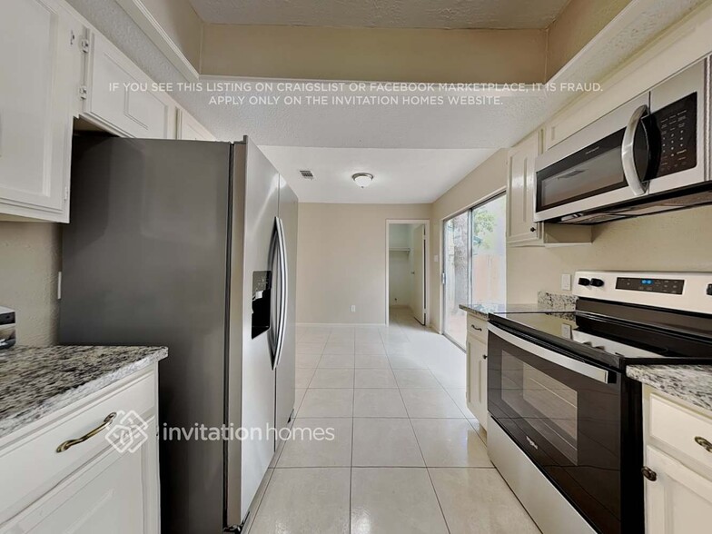 Building Photo - 27 S White Pebble Ct