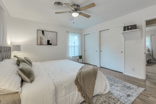 Building Photo - 3002 Stardust Dr