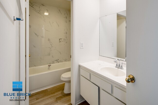 Building Photo - 5452 Corteen Pl