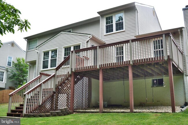 Building Photo - 18 Willow Glen Ct