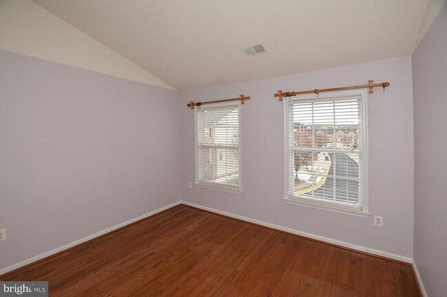 Building Photo - 43088 Shadow Terrace