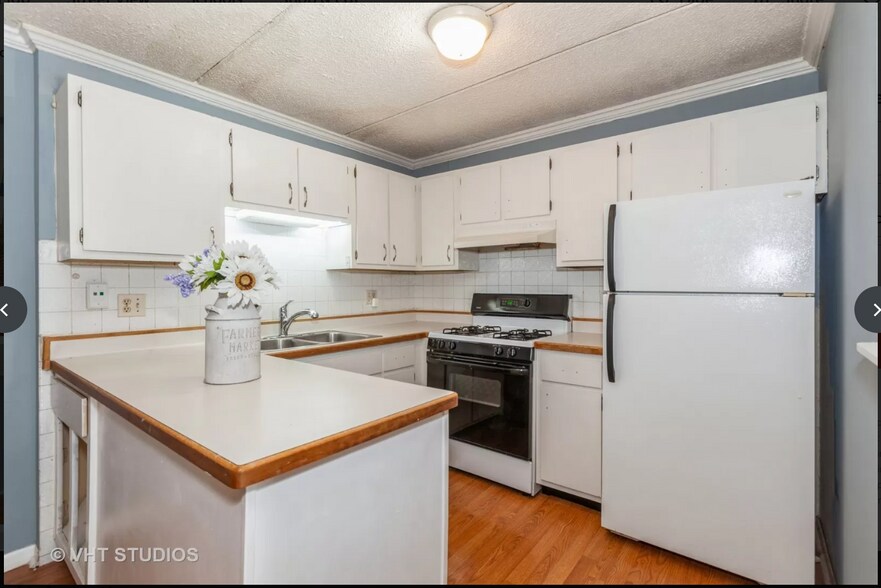 Building Photo - 5S066 Pebblewood Ln